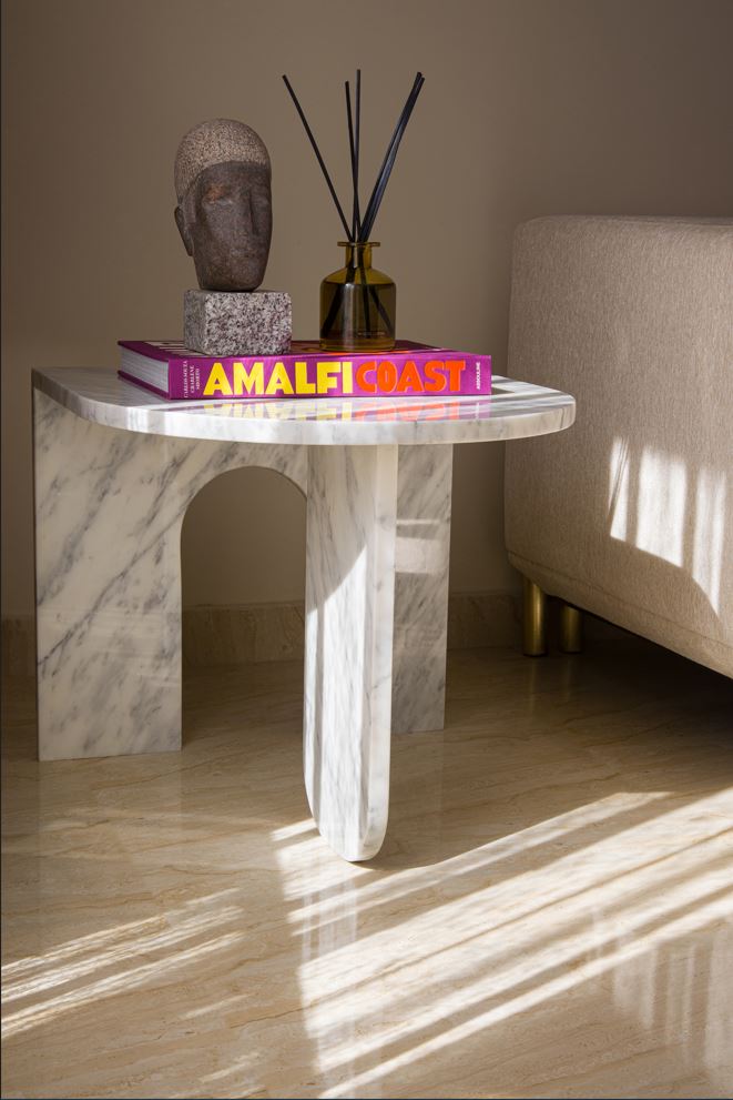 White Marble Side Table - Elegant Calacatta Veins 0