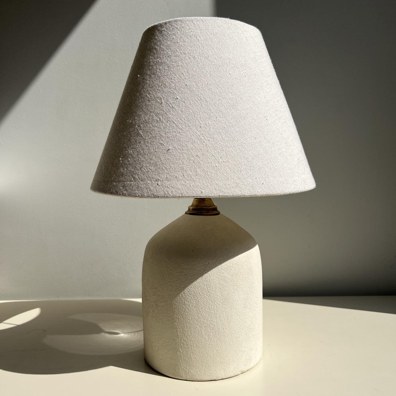 Natural aged earthenware table lamp 0