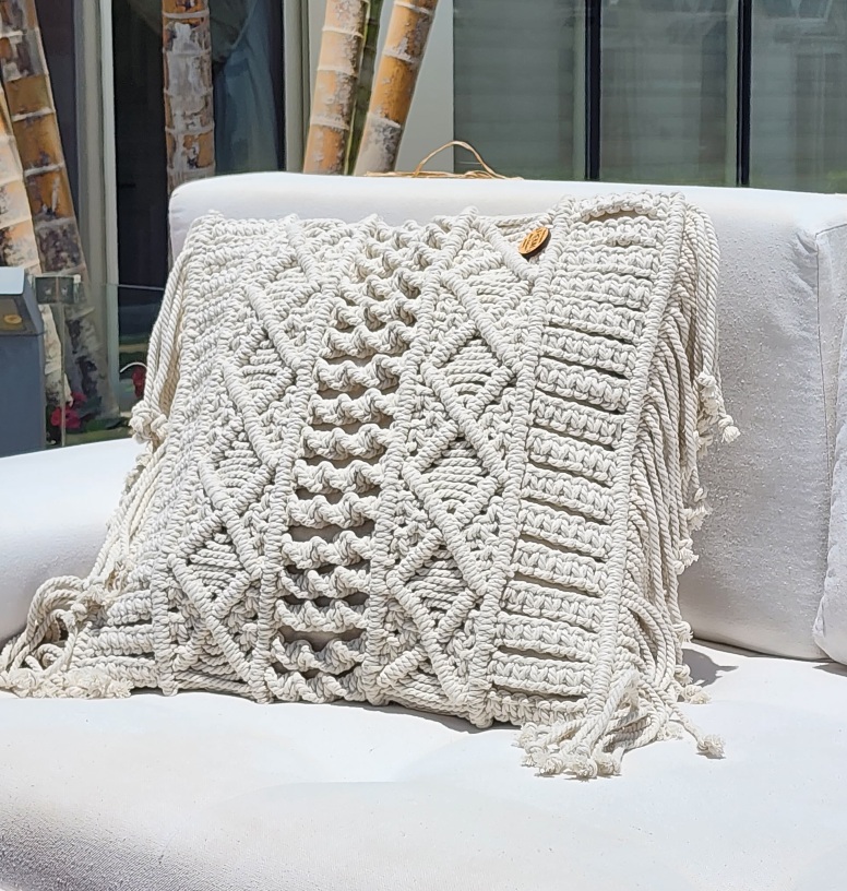 Mixed Knot Cushion 0