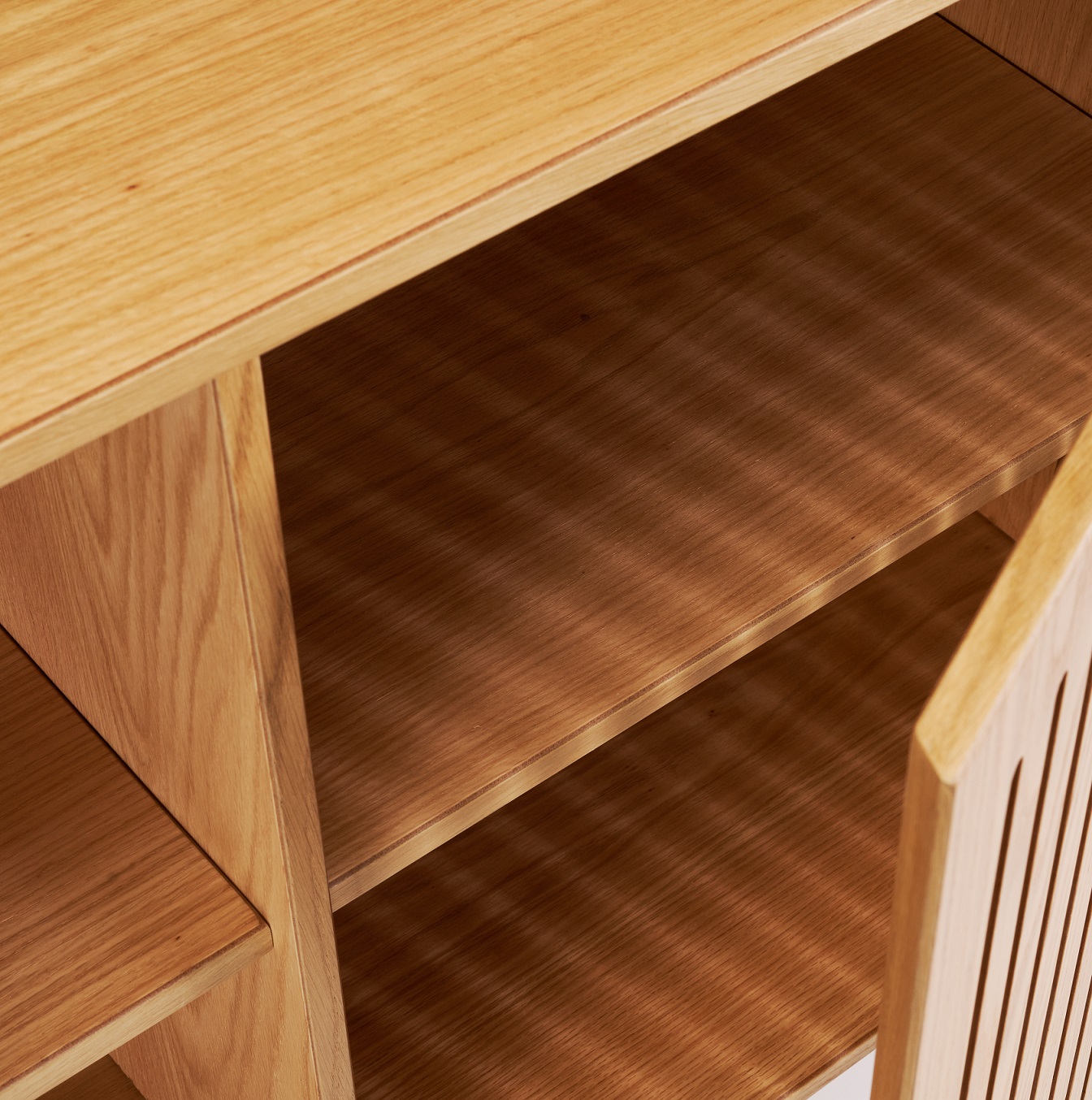 Ray Buffet - Slatted Design Doors 4