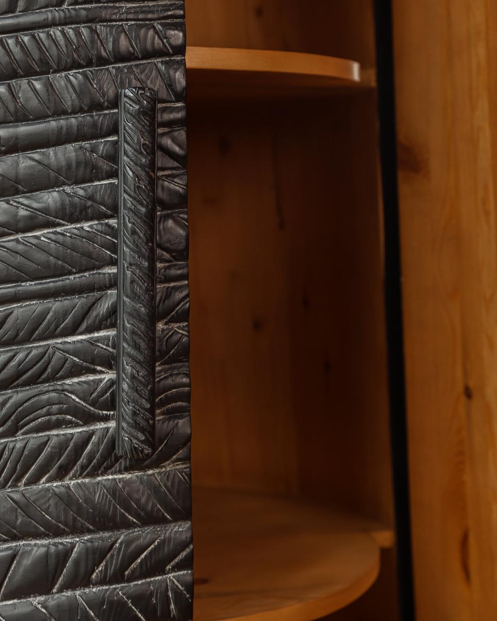 Black Widow Wooden Bar 3