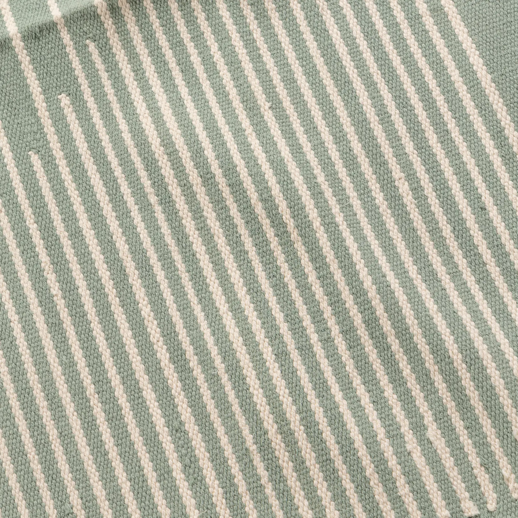 Handwoven Lotus Cotton Rug – Minimalist Modern Design 2