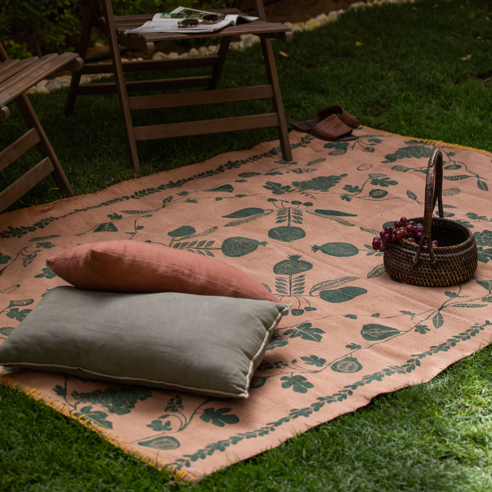Grapevine Handwoven Cotton Kilim Rug – Silk-Screen Printed Artistic Design 1