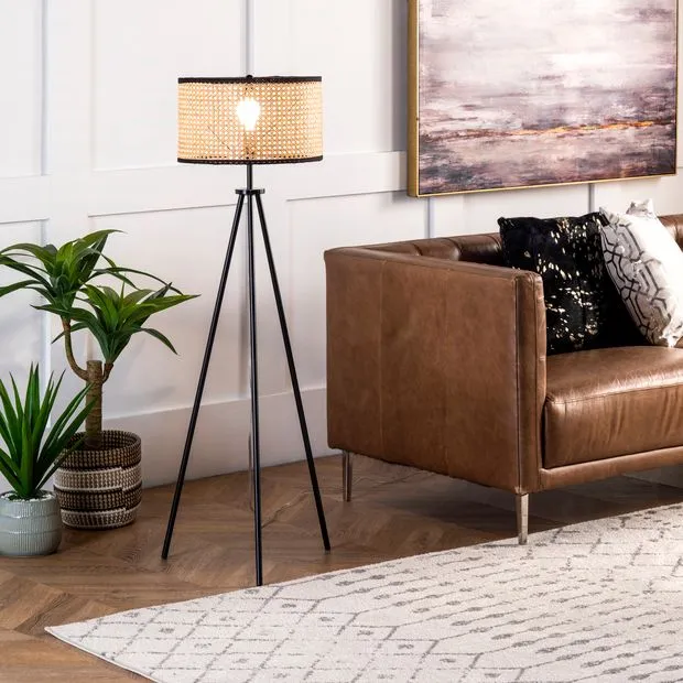 Modern Floor Lamp With Rattan Shade & Black Steel Tripod - YL732 1