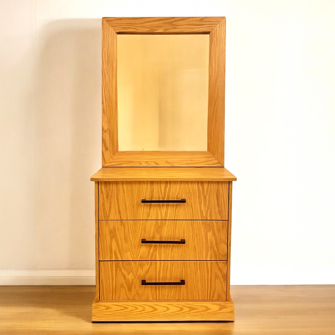 Elegant Oak Mirror Dresser With 3 Drawers 0