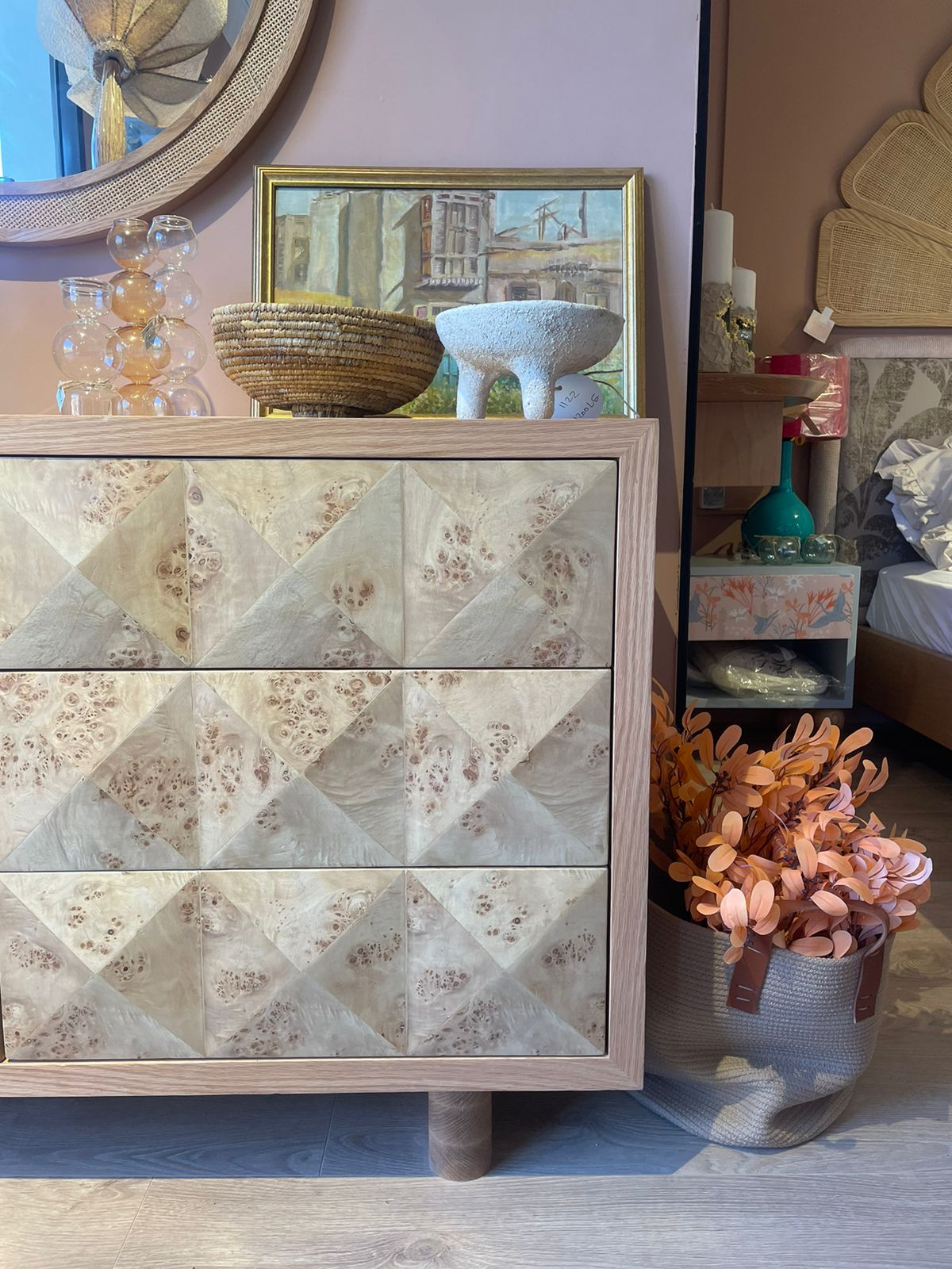 Buffet - Rich Burl Wood Veneer 0