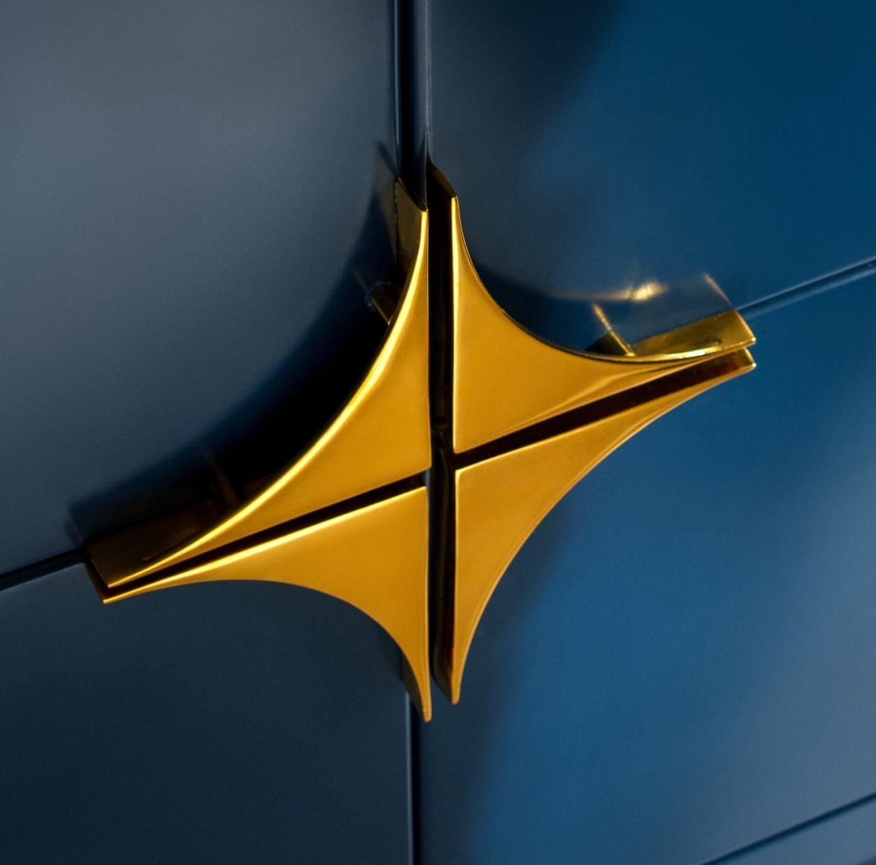 Diamond Cabinet with Shelves & Gold Star-Shaped Knob 2