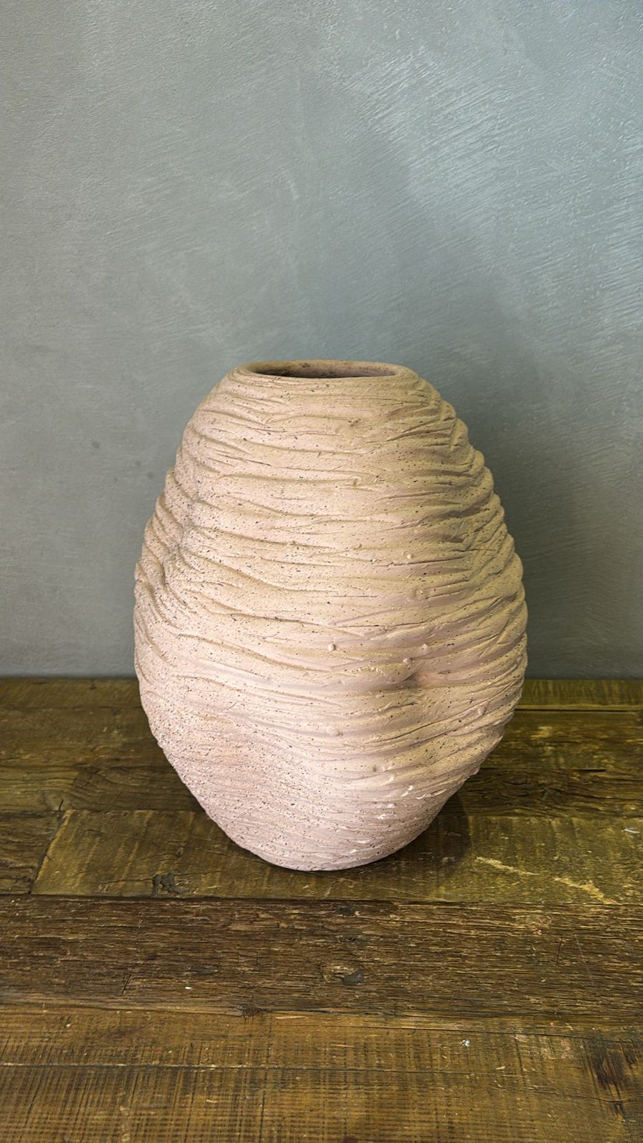 Viyunok Pottery Vase 1
