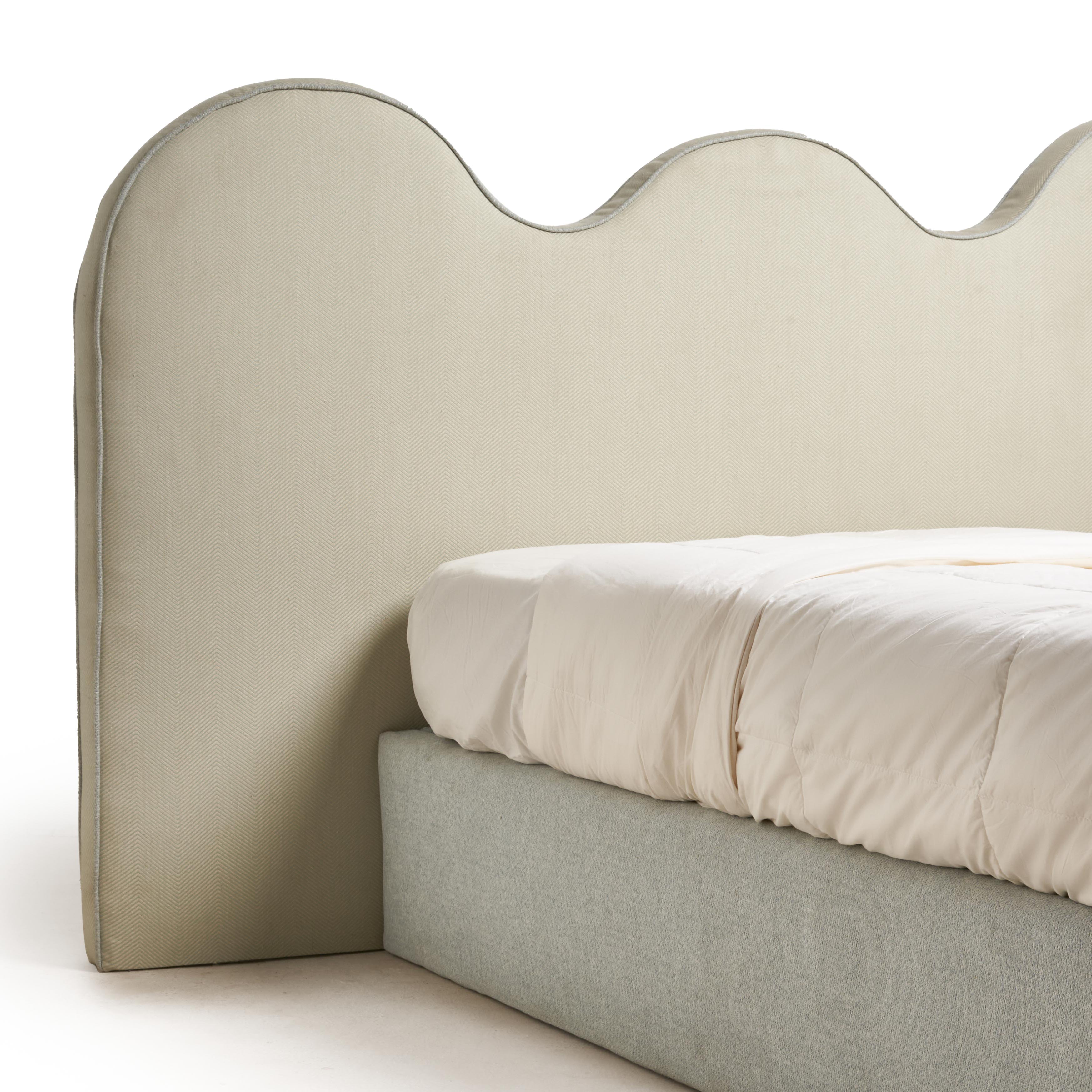 Mayij Fully Upholstered Bed 3