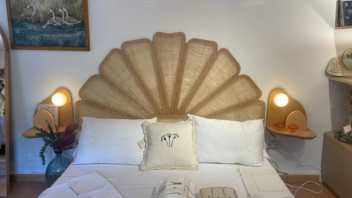 Wave bedside table 6