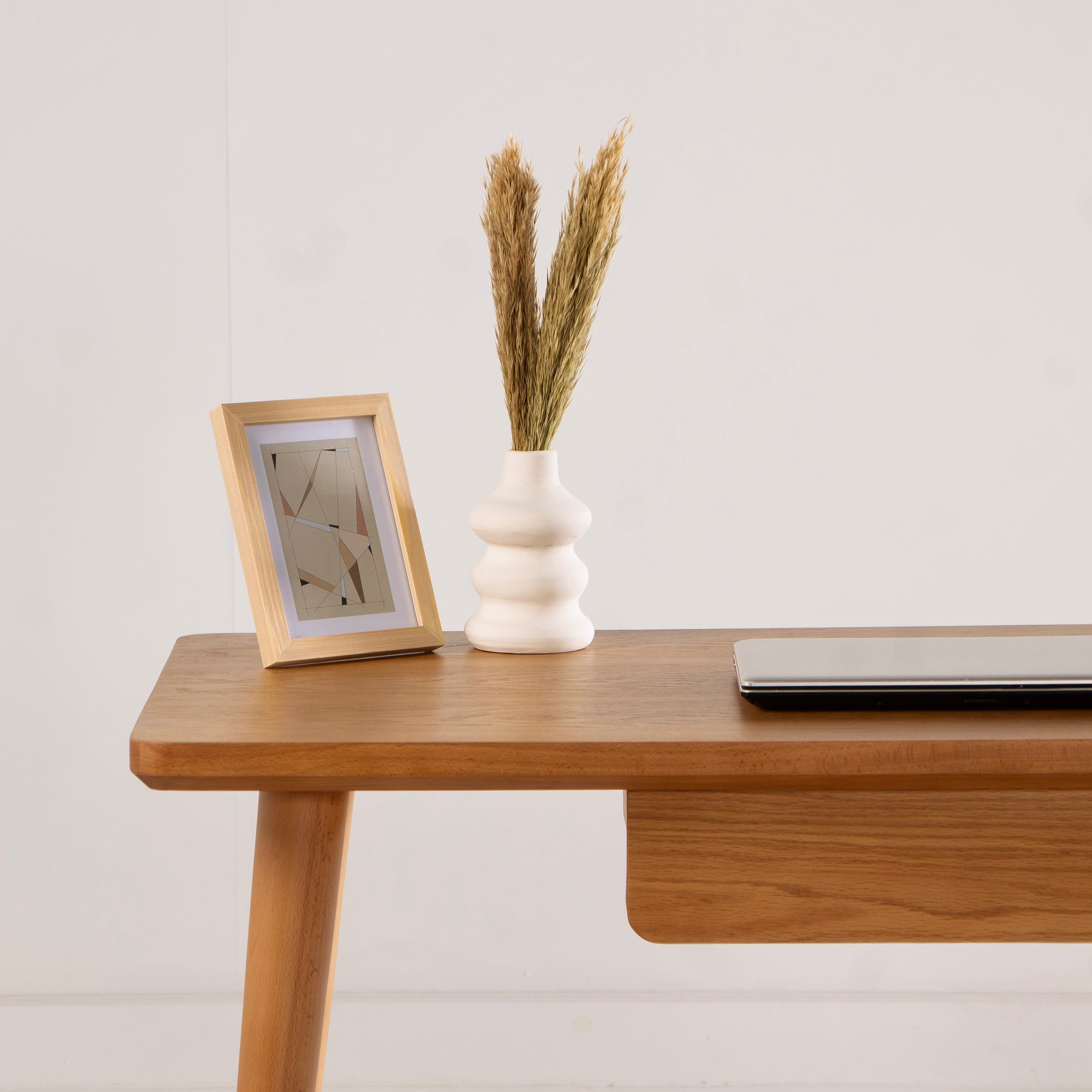 Nova Desk 2