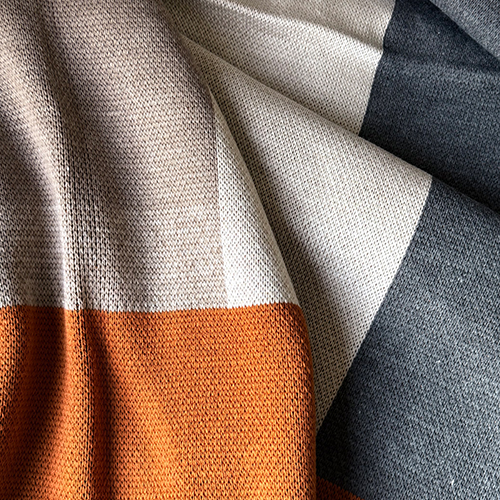 L. Throw Blanket - Tricot Knitted Comfort 2