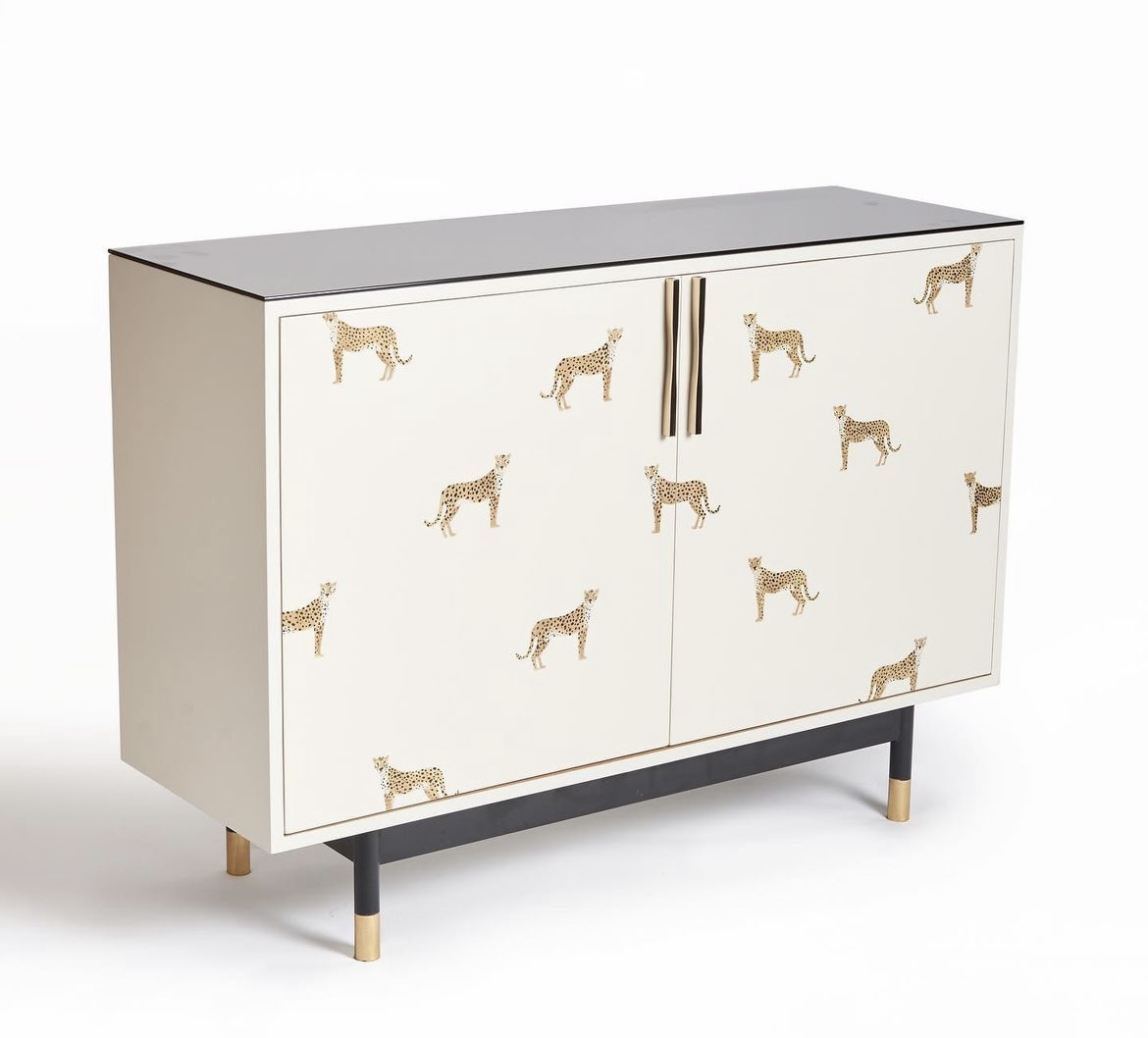 Cheetah Two Door Sideboard - Oak With Gold Trims 5