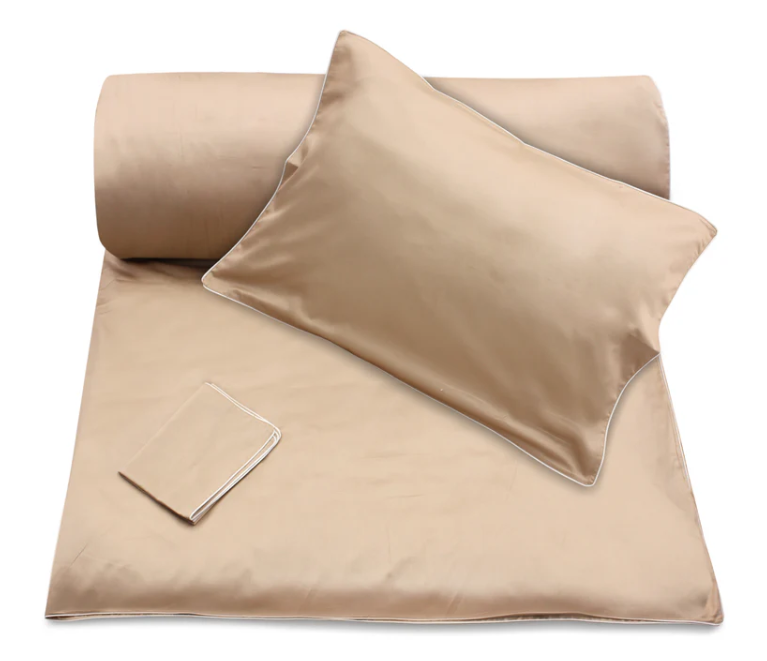 Beige Duvet with Off-white Piping + Pillowcases (600 TC) 0