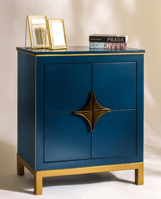 Diamond Cabinet with Shelves & Gold Star-Shaped Knob 1