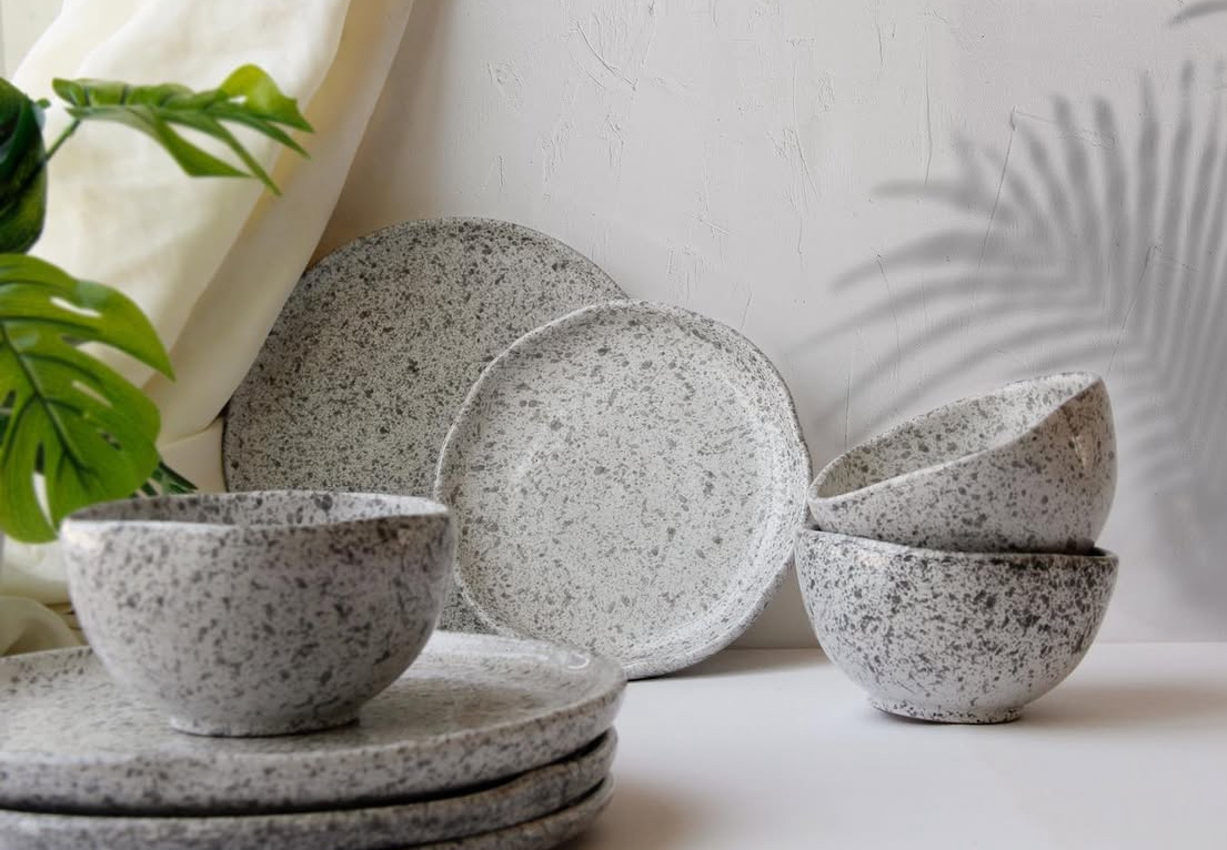 Pointé Handmade Pottery Dining Set 0