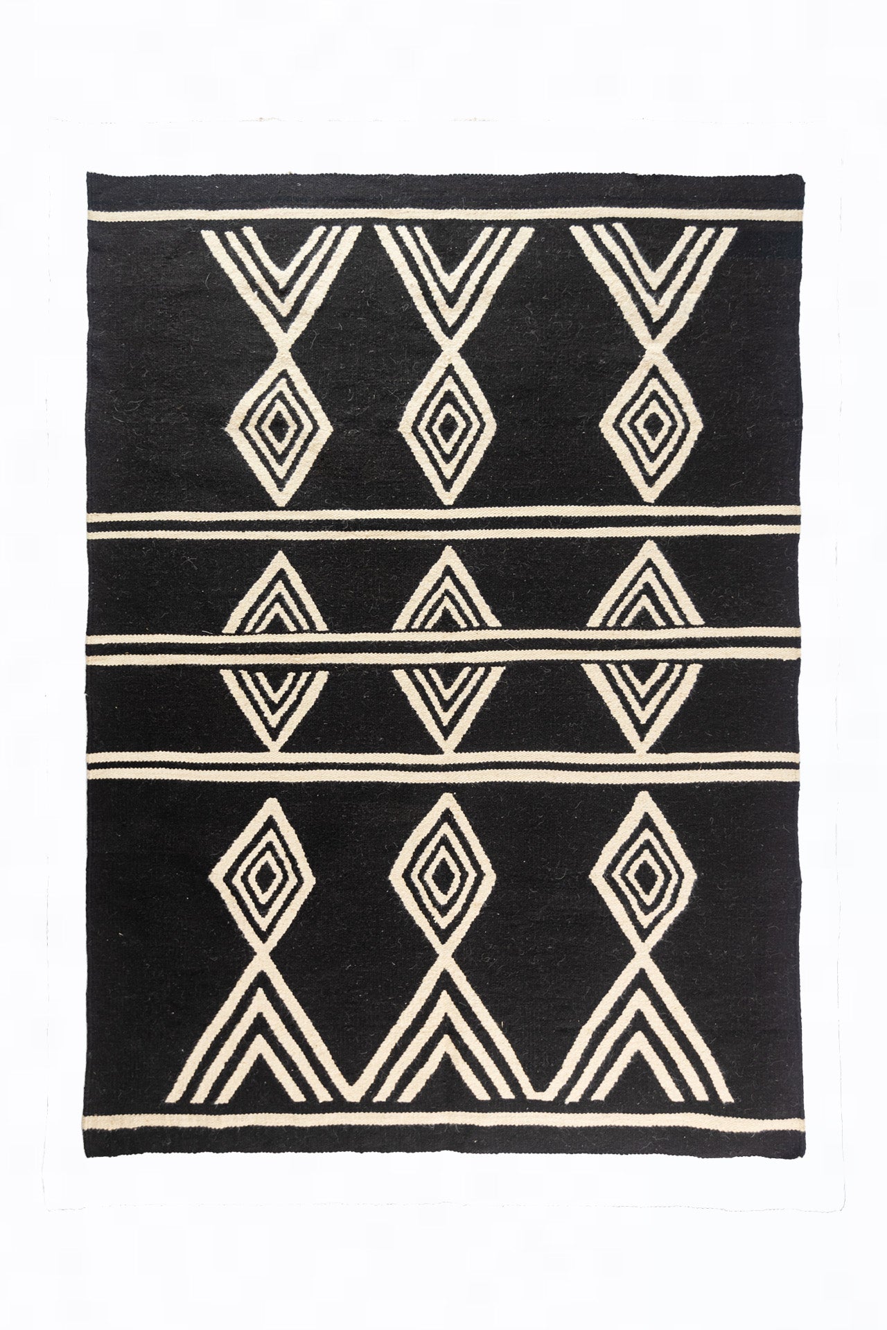 Jewella Handcrafted Wool and Cotton Rug – Bold Geometric Black and White Design 0