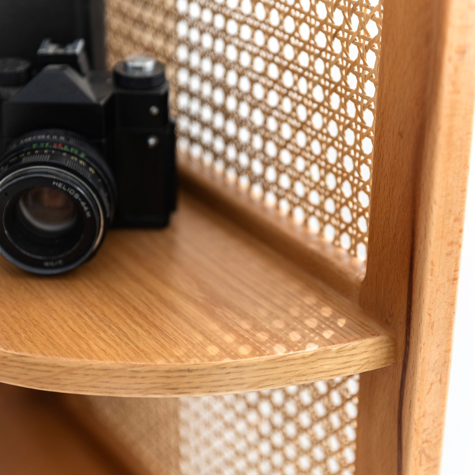 Rattan Corner Shelf With 4 Shelves In Beech Wood 1