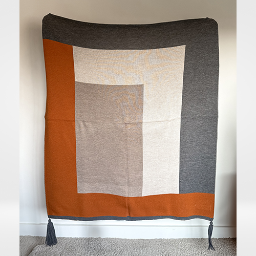 L. Throw Blanket - Tricot Knitted Comfort 1