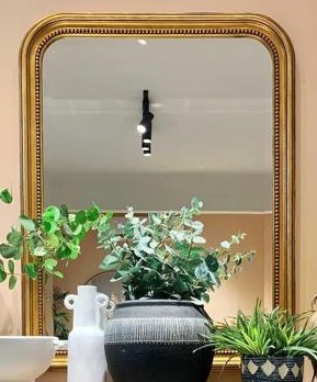 Lumiere Classic Gold Framed Mirror – Timeless Elegance 1