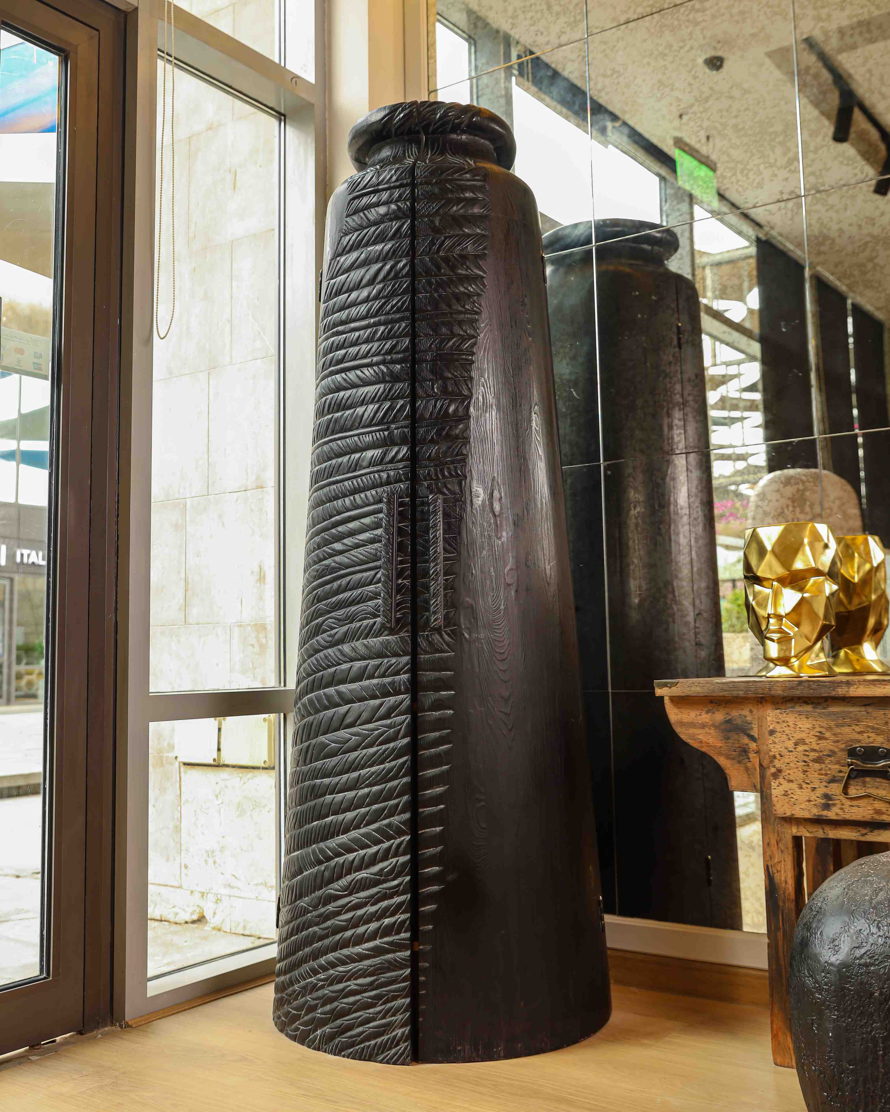 Black Widow Wooden Bar 2