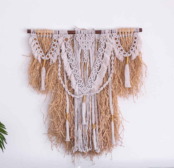 Curly Wall Hanging 0