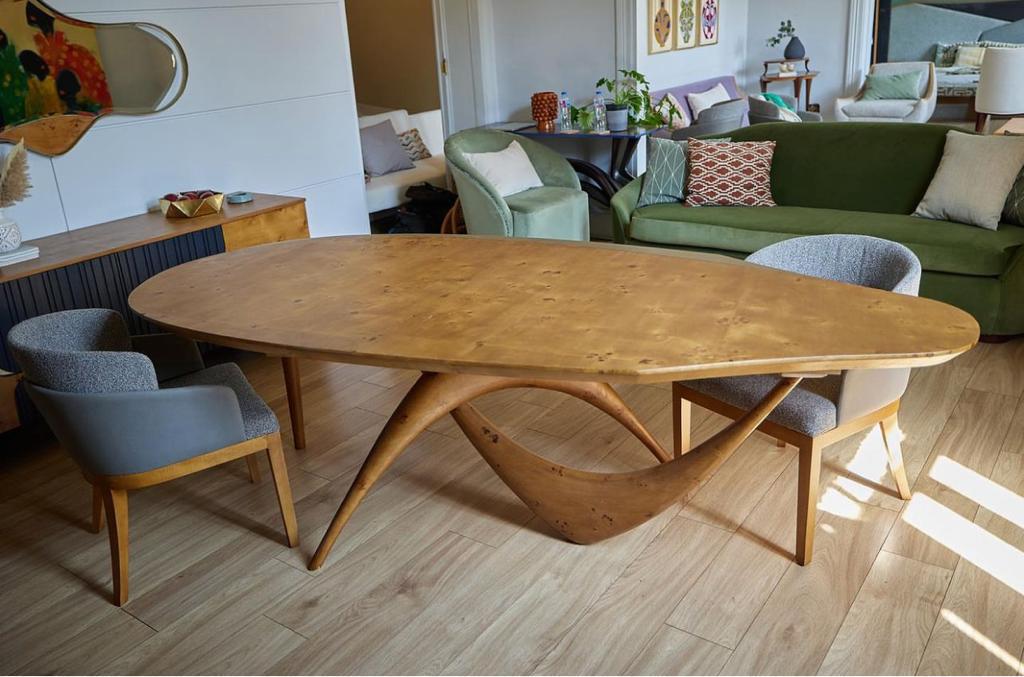 Dining table 0