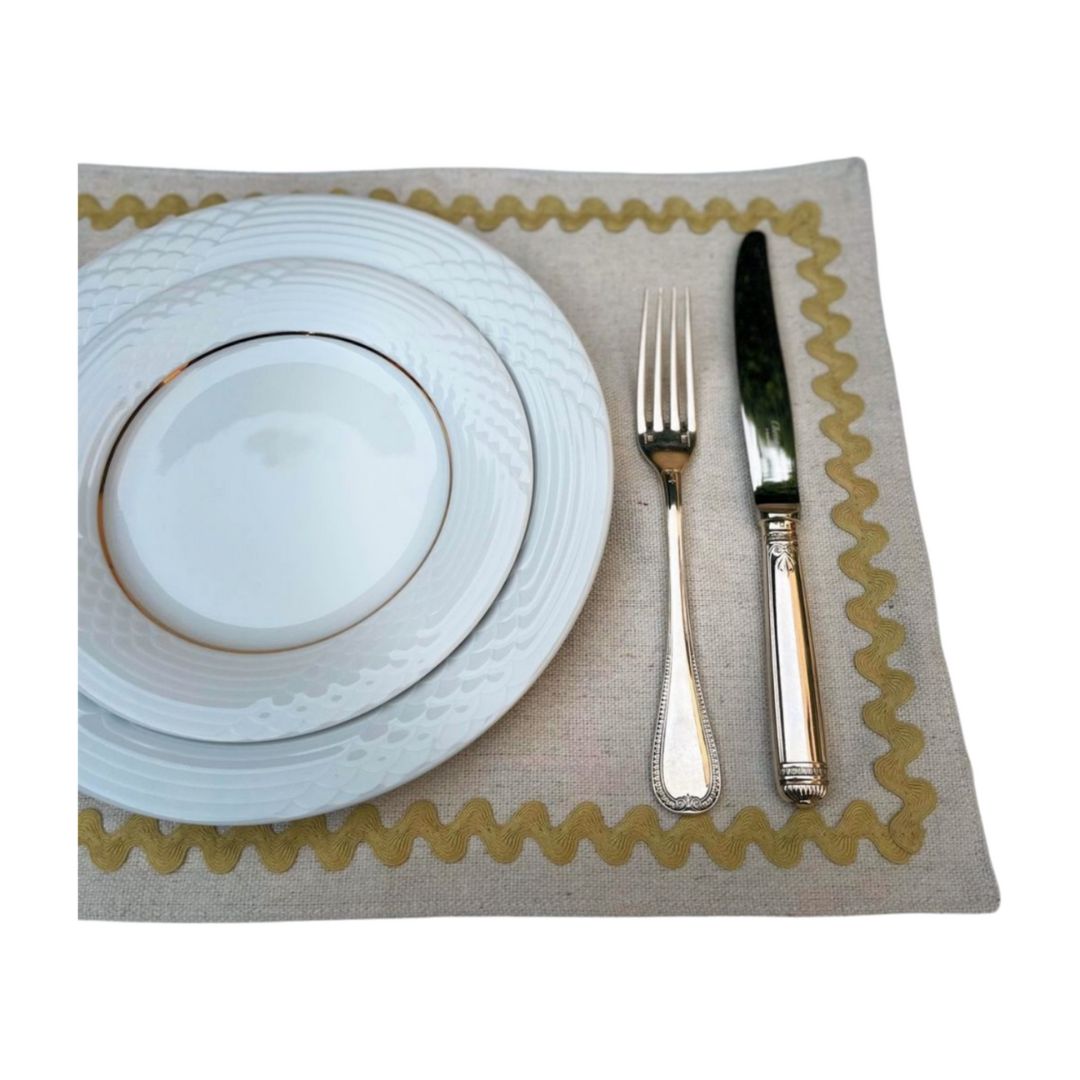 Gold zigzag placemat 2