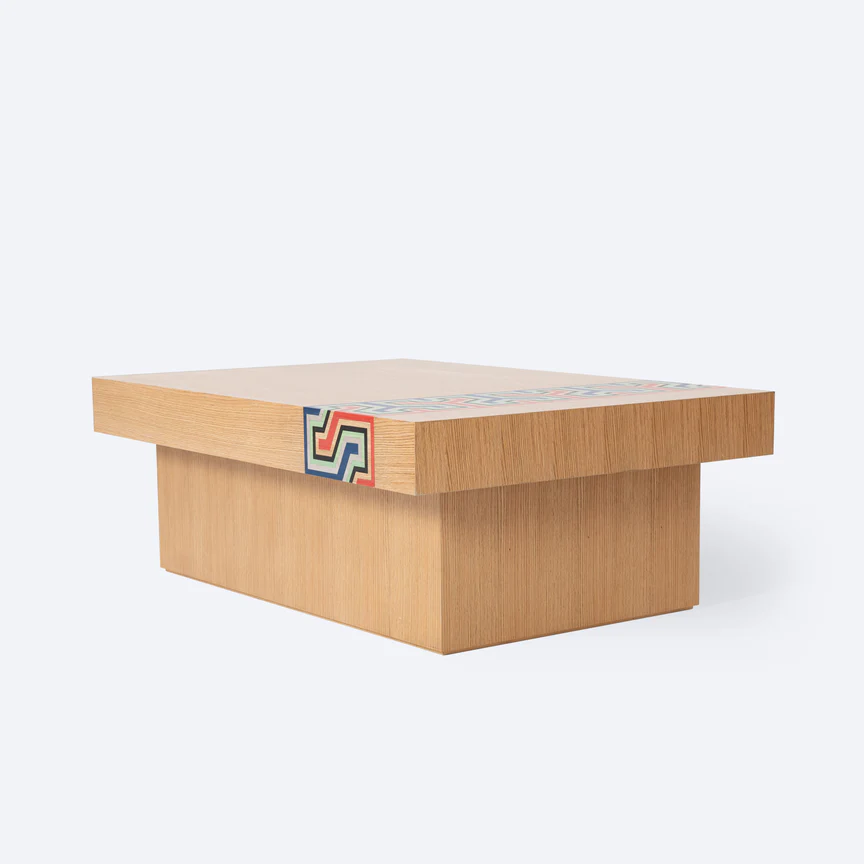 Casat Coffee Table with Colorful Decorations 0