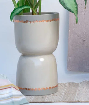 Hourglass Ivy Tan Pot 0