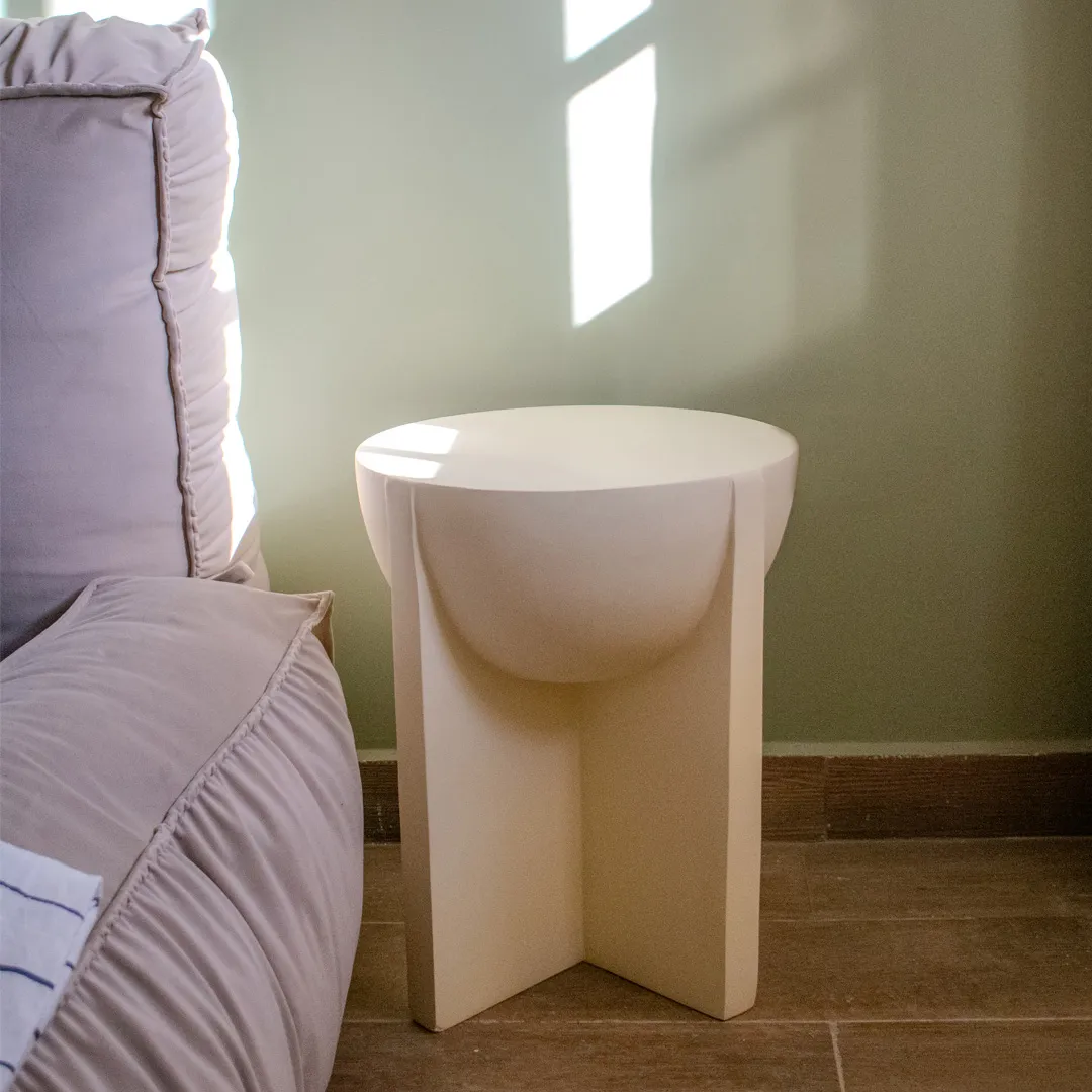 Ivory Dream Side Table - Fiber Glass - Round Top Design 1