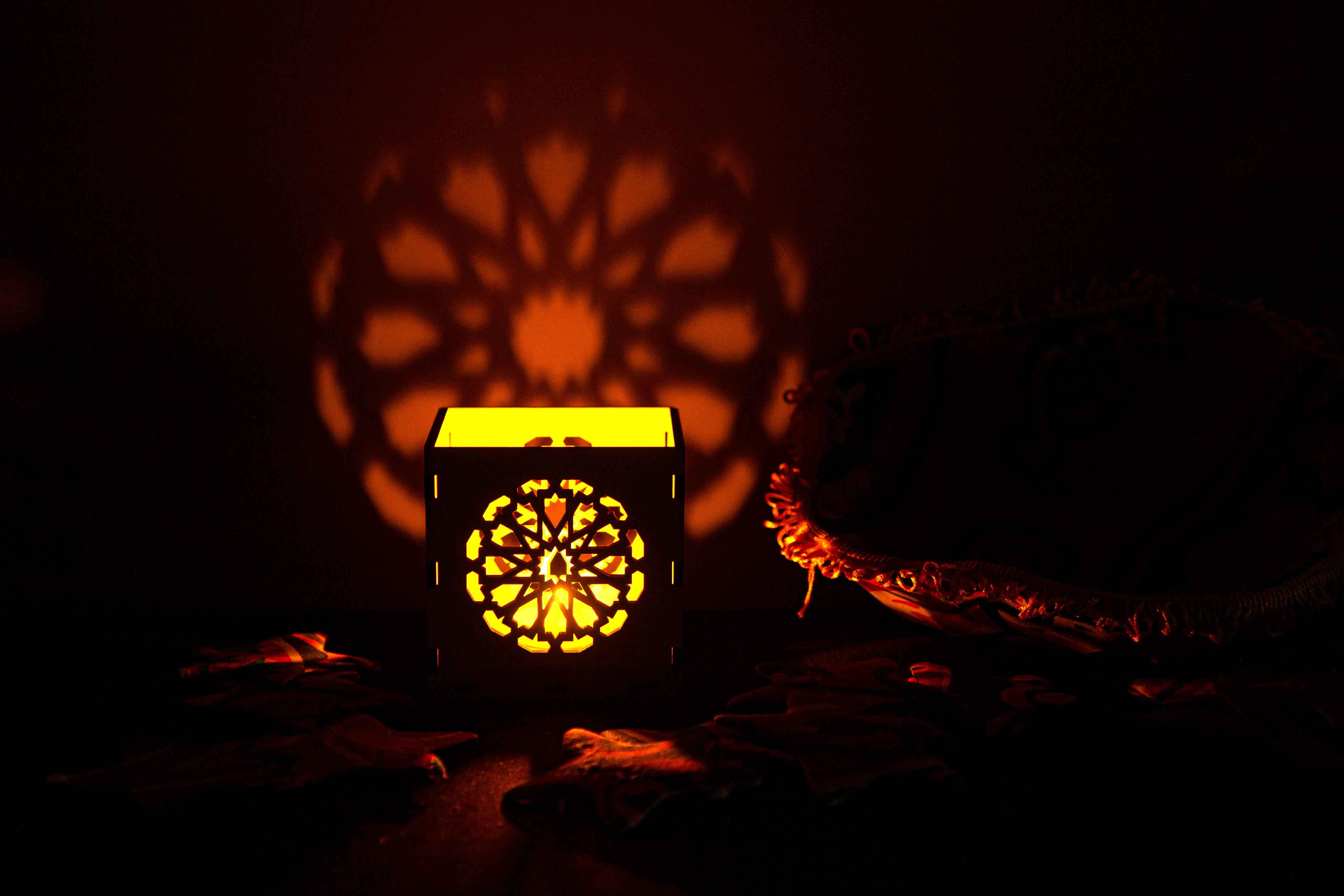 Decorative Centerpiece يامالك الملك 4