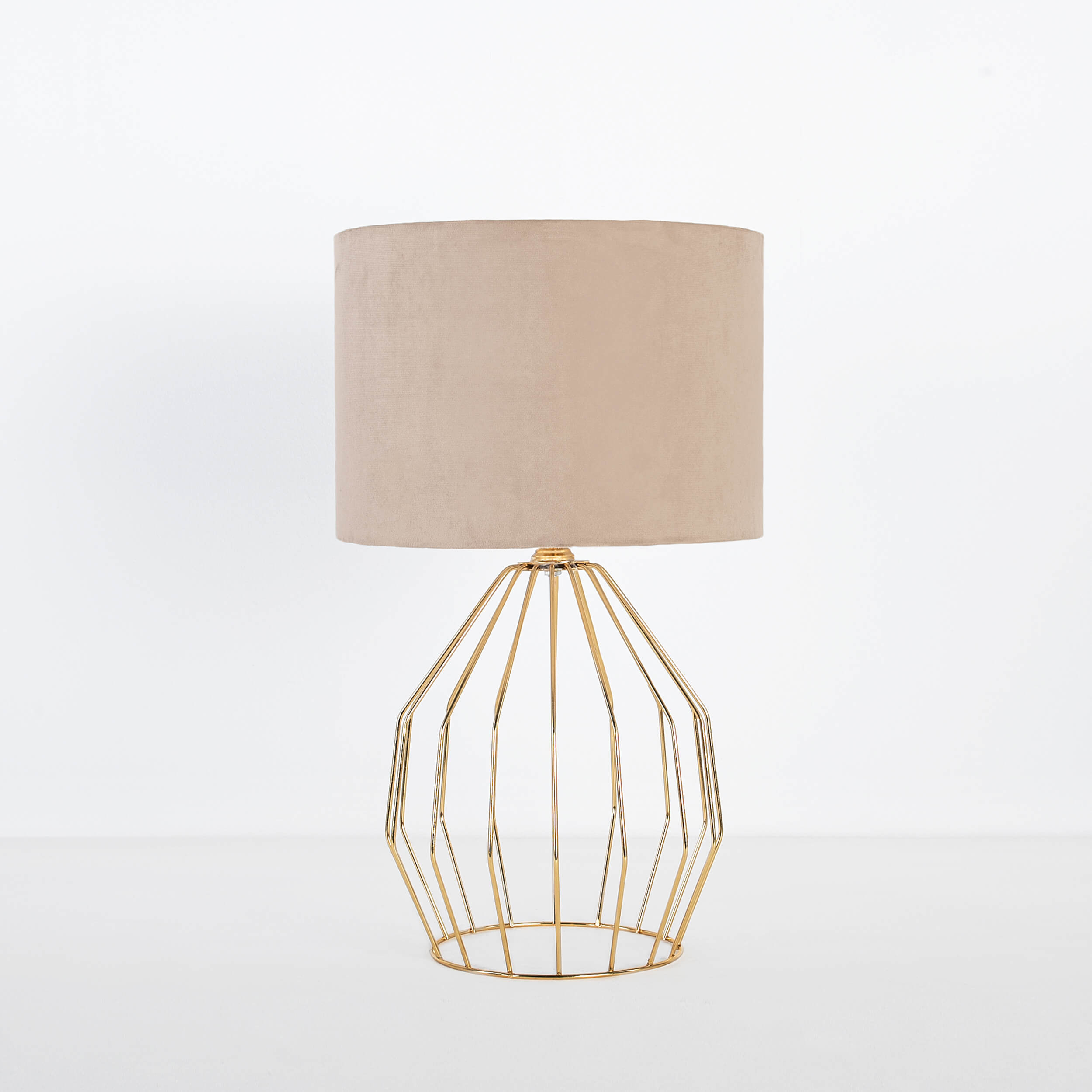 اباجورة a22 0