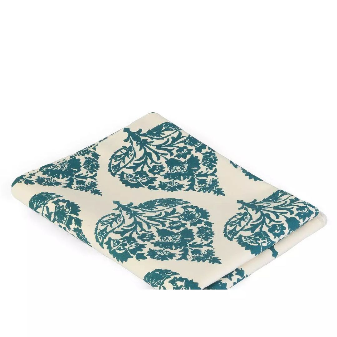El Haramelk Table Cloth in Red 1
