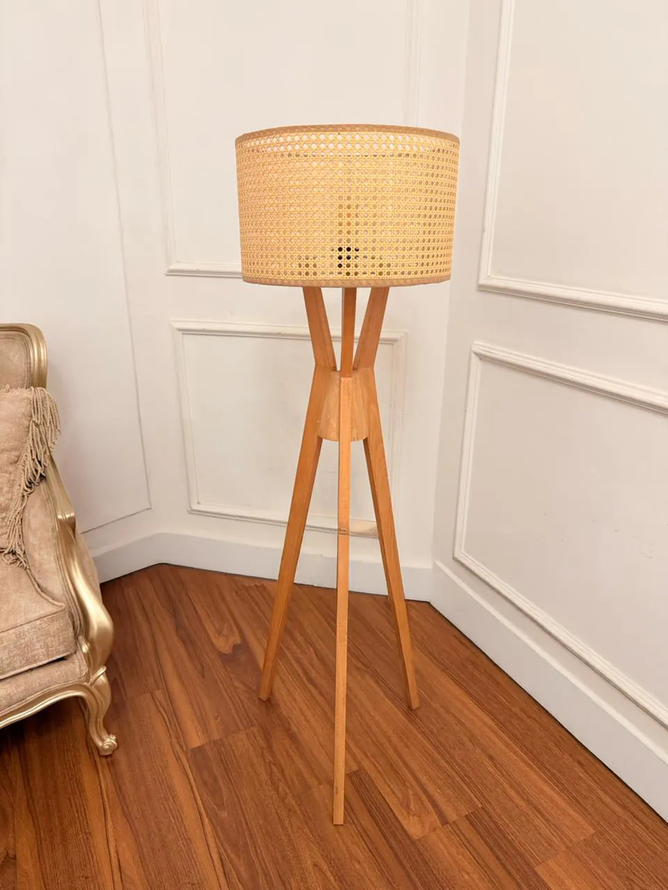 Rattan Floor Lamp - FLR001 1