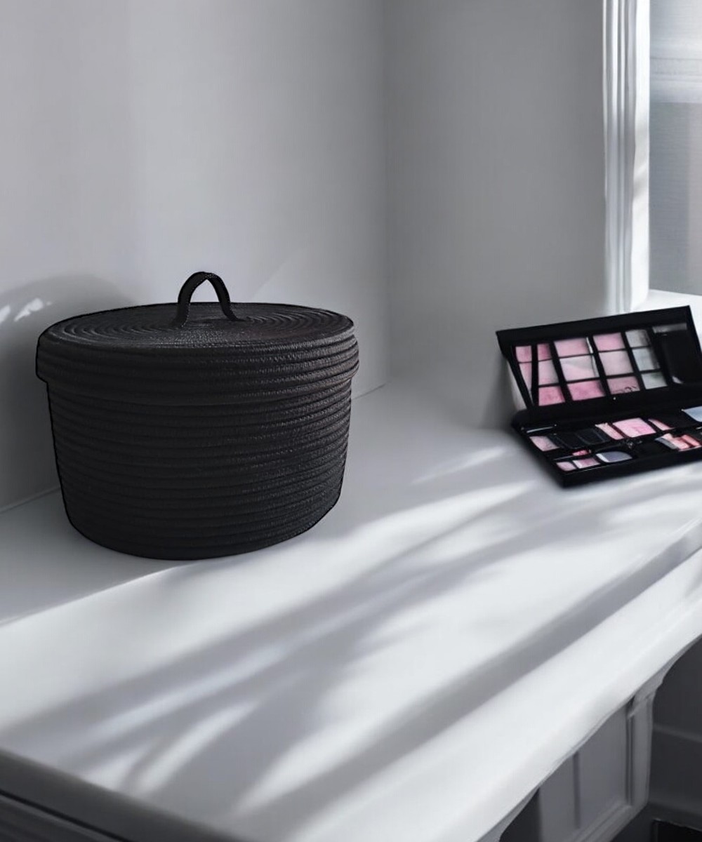 Black Organizer Basket with lid 0