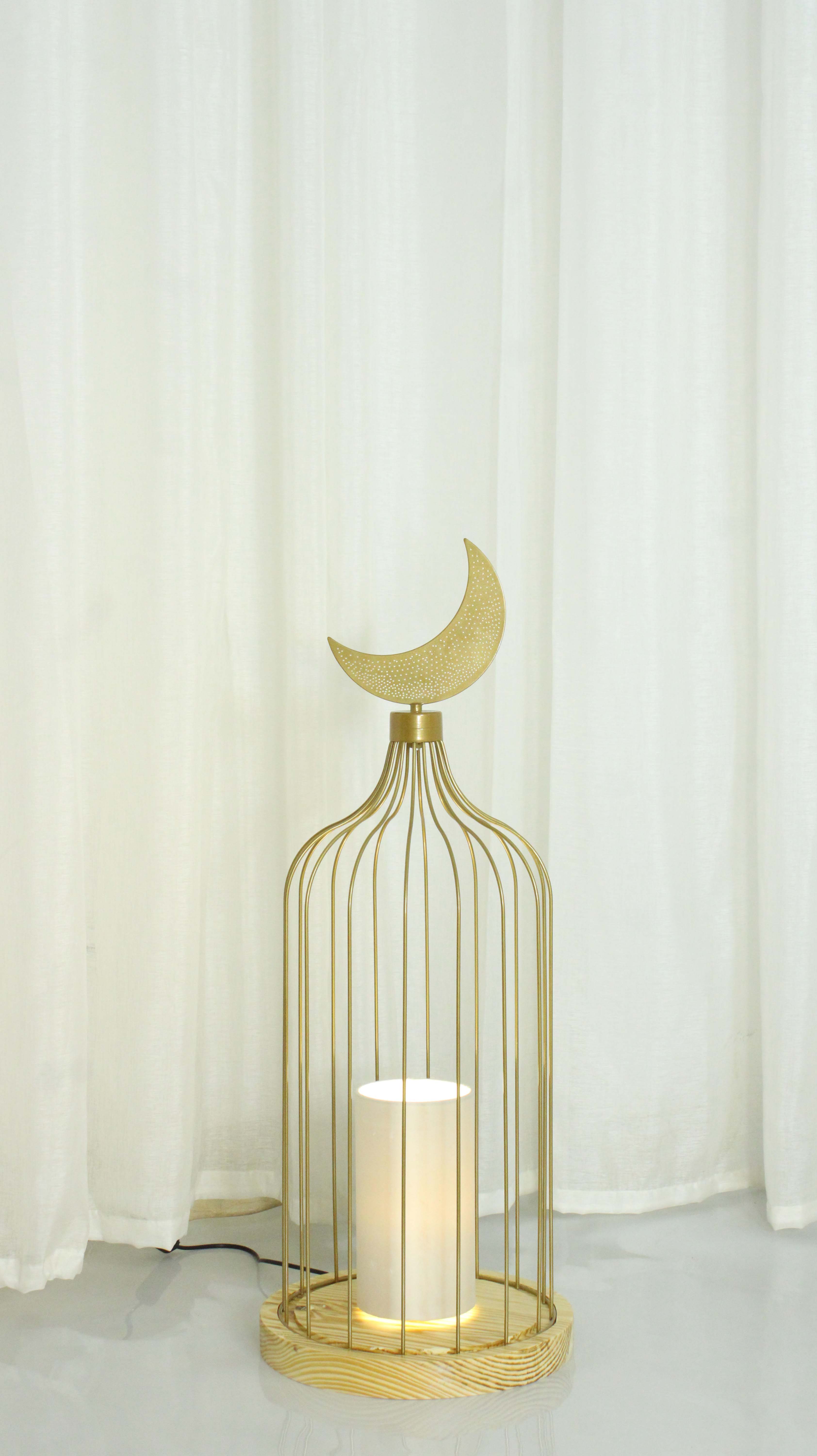 Floor Lamp - Gold & Wooden 1