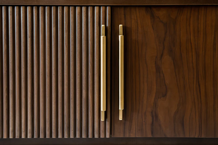 Flutes Beech Wood TV Unit - Walnut Veneer - Brass Handles 2