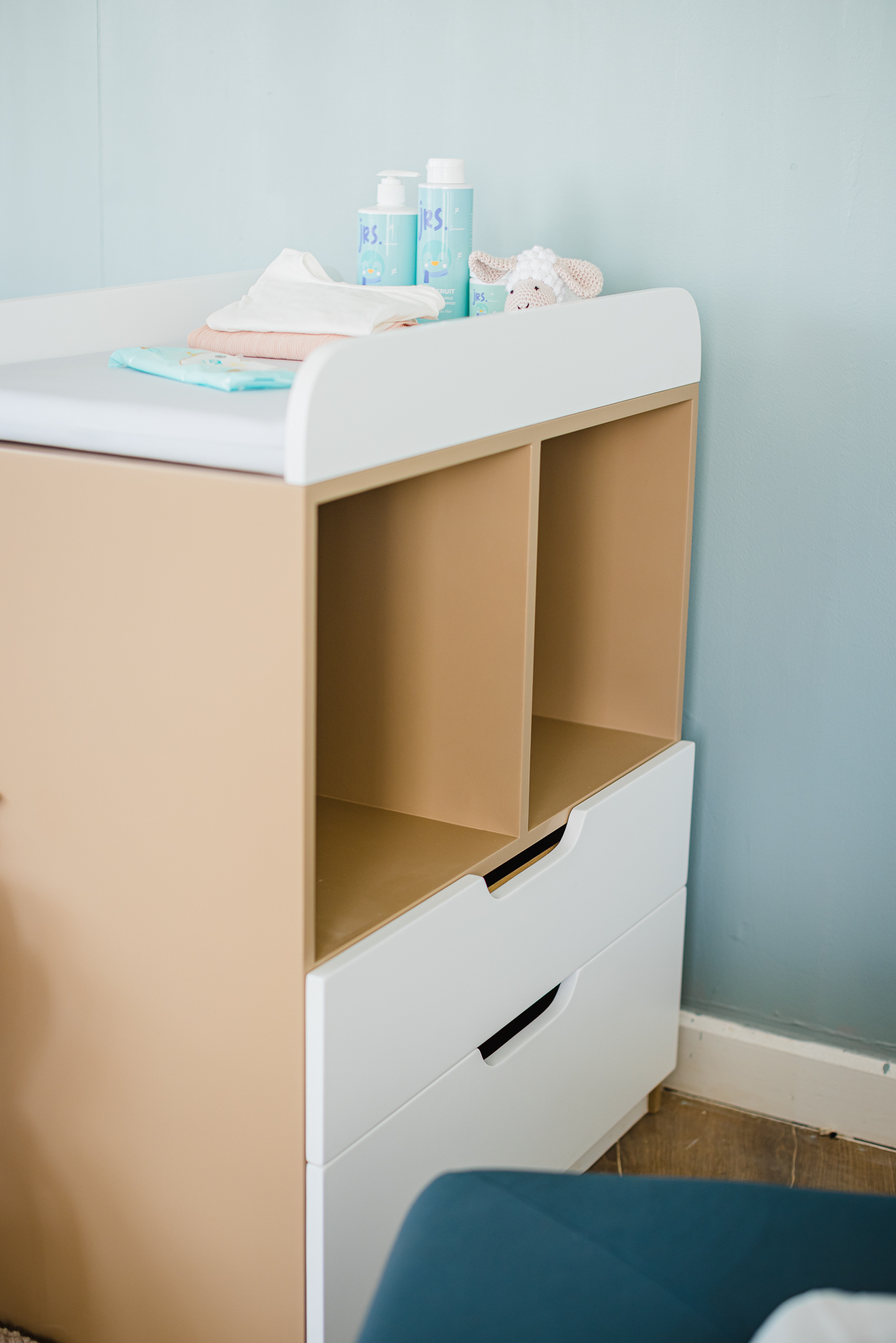 Almond Crib with Attached Changing Table 5