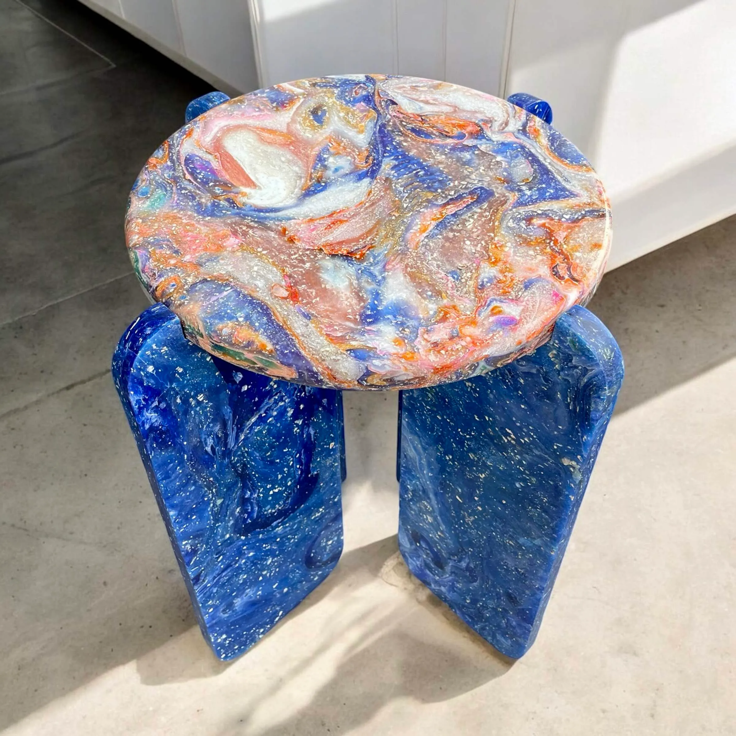 Planet Wave Stool In Bio-Based Materials - Round Design 1