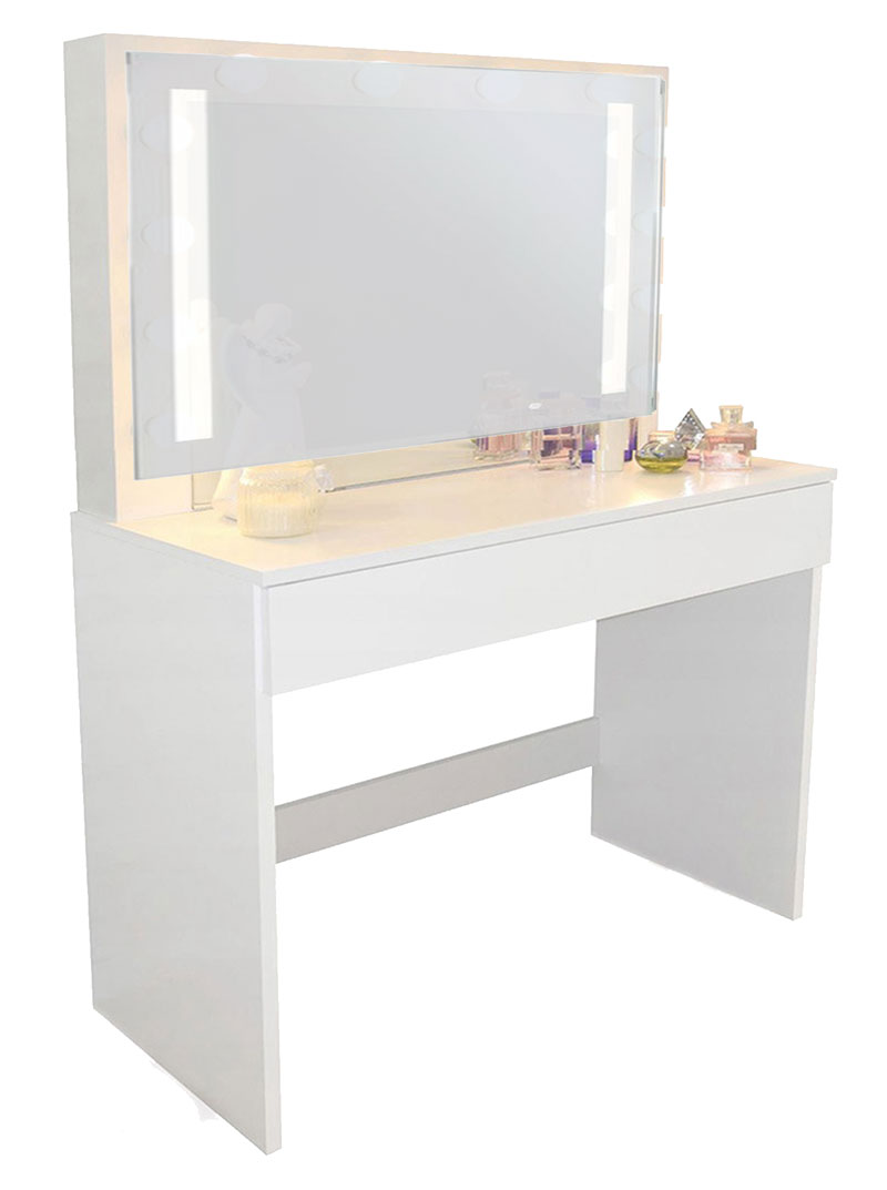 Dresser with LED lights 0