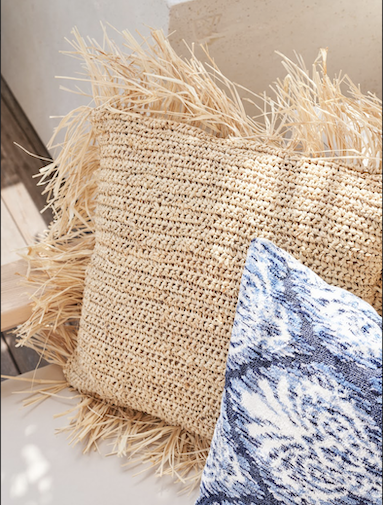 Raffia Cushion With Fringes 3