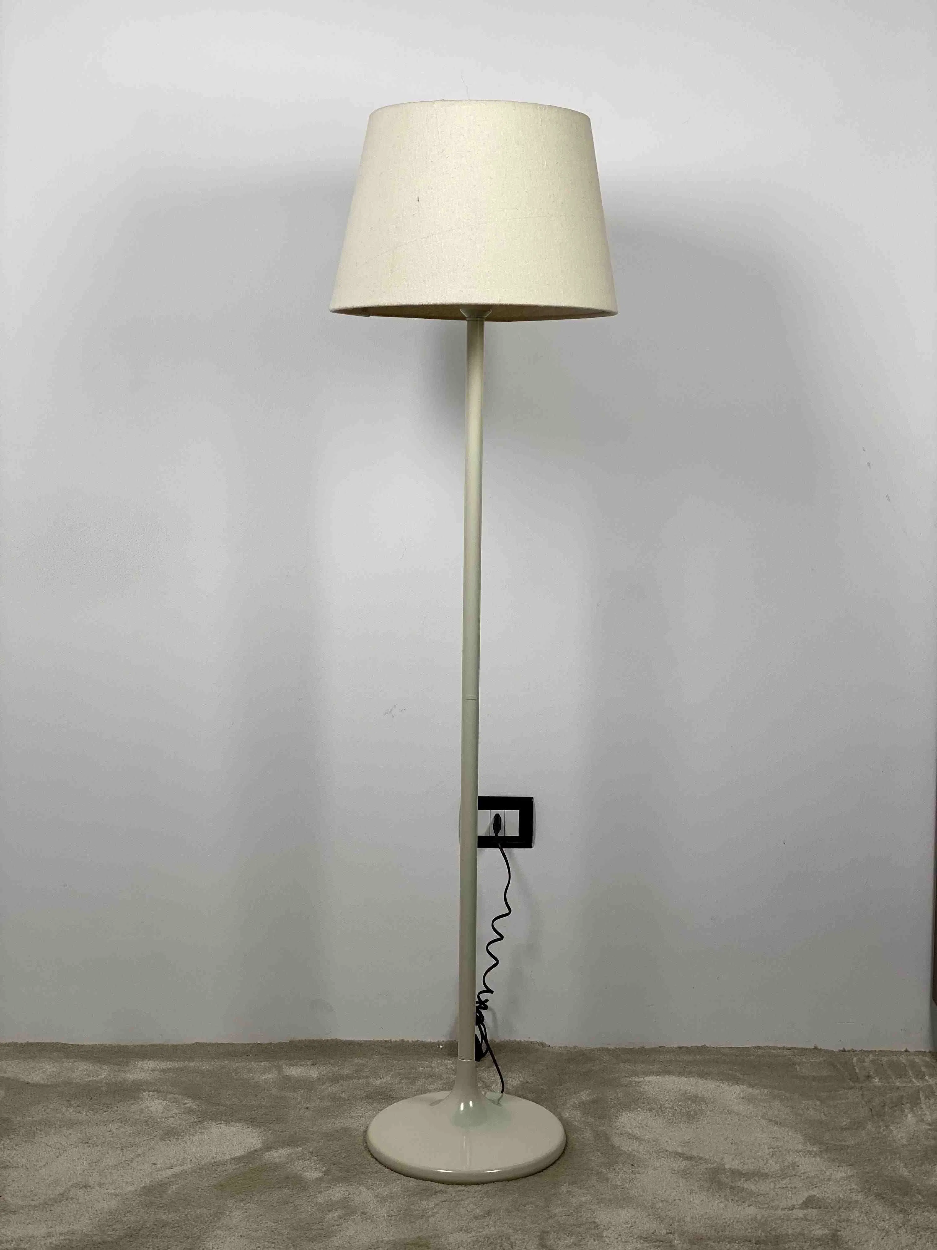WhiteX Off White Floor Lamp 0