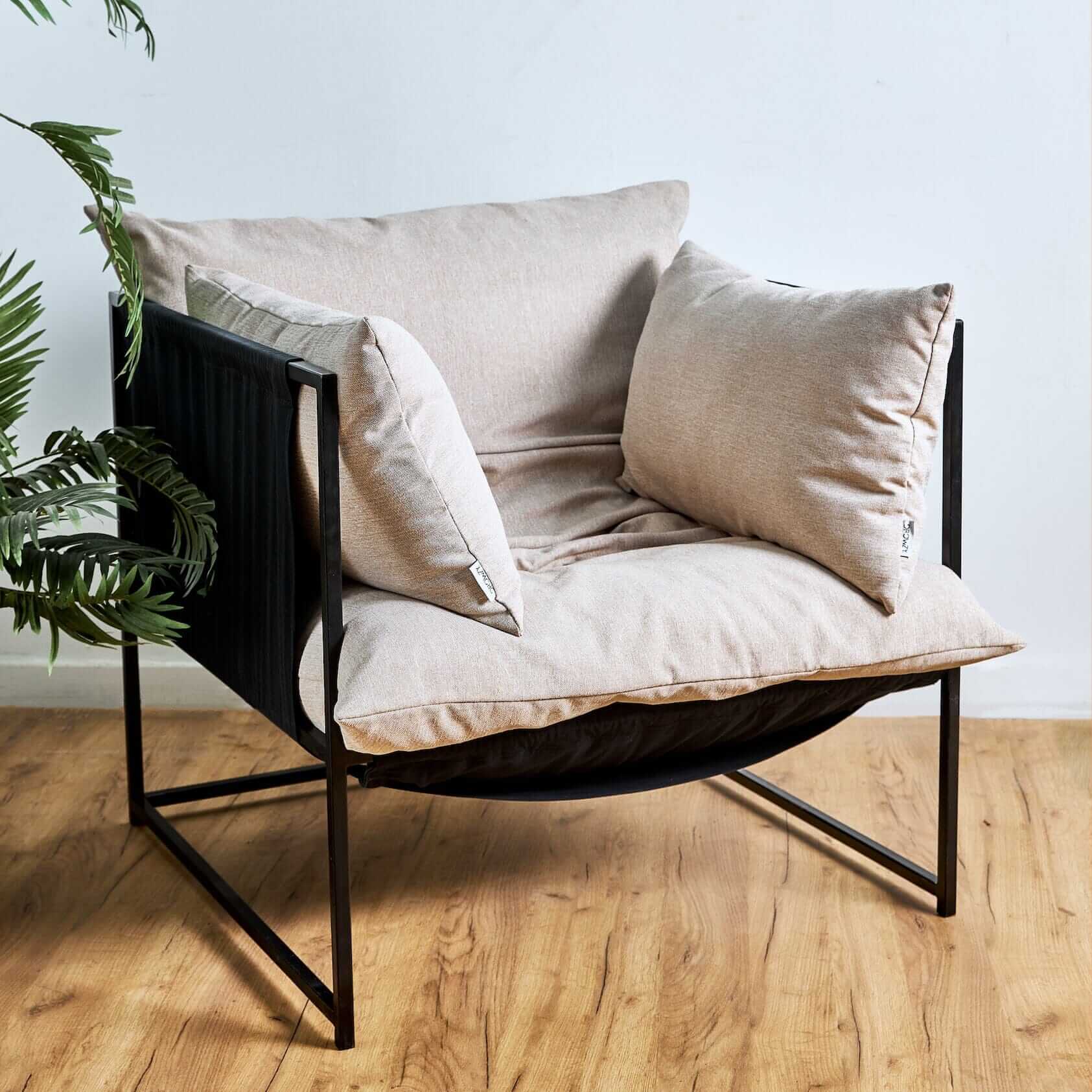 Big Hollow - C - Armchair 0