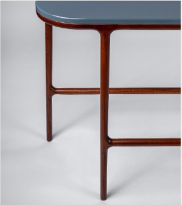 Loren Console lacquer 1