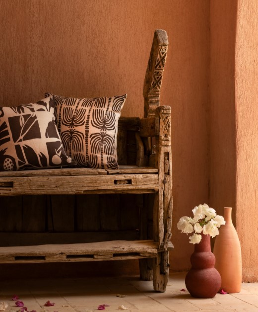 Nakheel Hand-Printed Linen Cushion 1