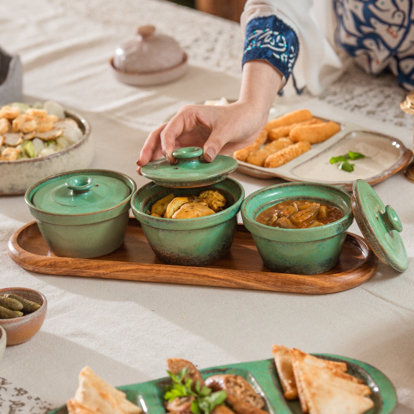 Heritage Oven Pots Set with Tray 0