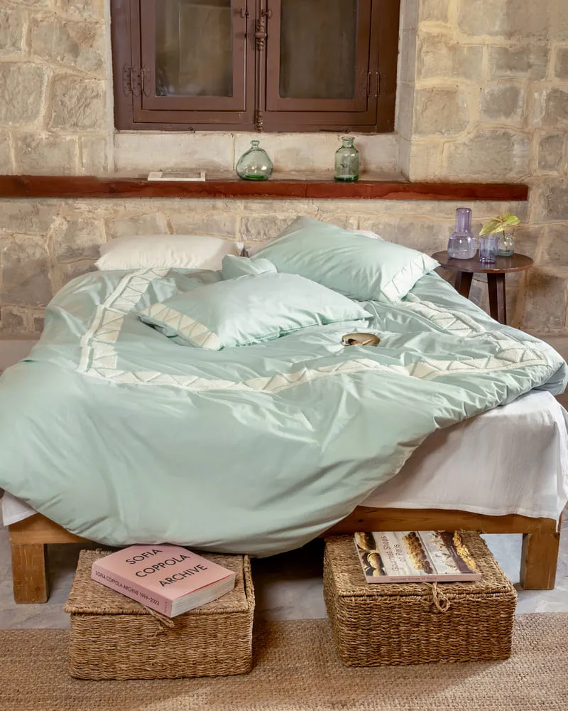 Border Triangles Tufted Duvet Set in Mint Green 1